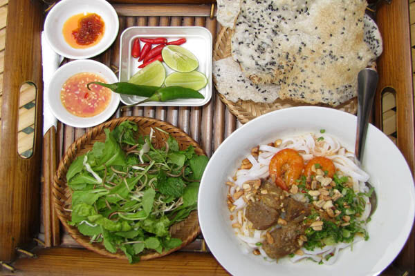 Mì Quảng  Món ăn đặc biệt mang hương vị miền Trung