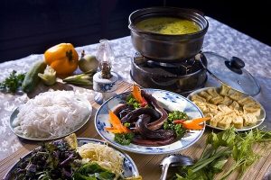 Lẩu lươn măng chua