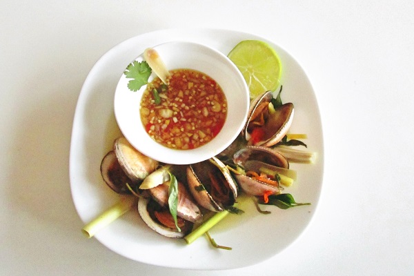 nghêu hấp sả
