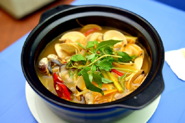Nồi nghêu hấp sả