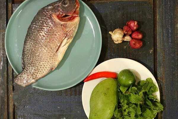 nguyên liệu cần để làm gỏi cá rô phi