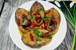 Món cá ngừ kho nước dừa