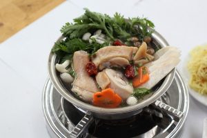 lẩu gà nấm nấm