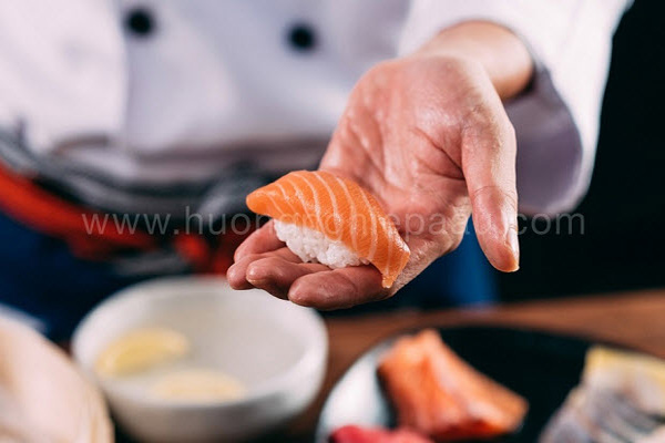 hướng dẫn tạo hình sushi cá hồi 