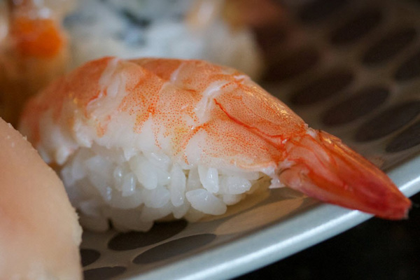 sushi nước tương gừng ngâm