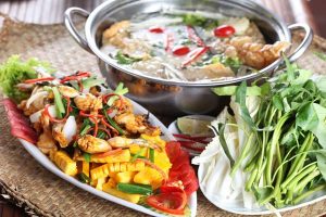 thưởng thức lẩu ếch