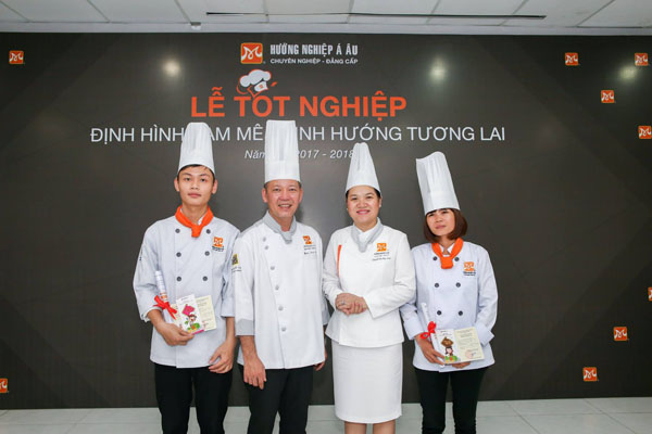 Trao bằng tốt nghiệp trao bằng tại nghề bếp